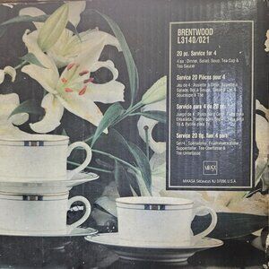 Vintage set of 20 Pieces of Dishes Brentwood By Mikasa In Box